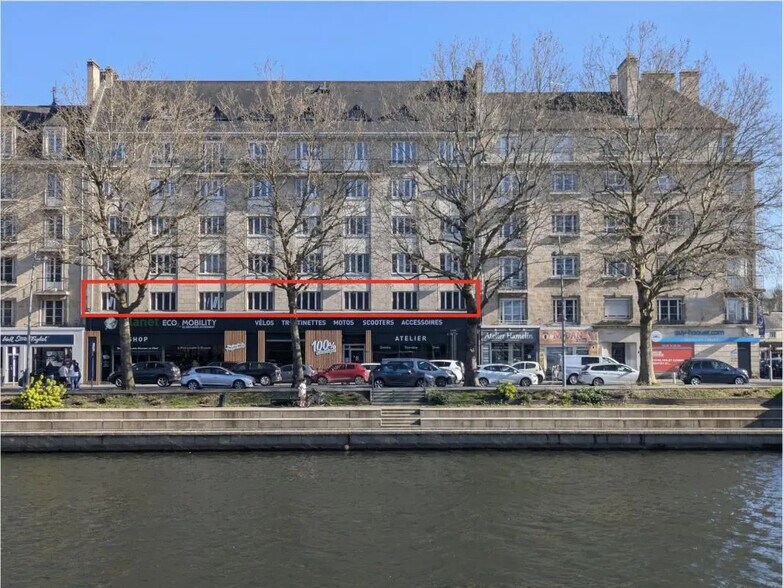 Office in Caen for lease - Building Photo - Image 2 of 6