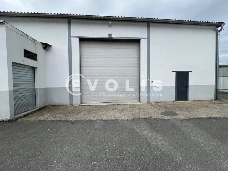 102 Rue Fleury Jay, GRIGNY-SUR-RHÔNE for lease - Building Photo - Image 2 of 9