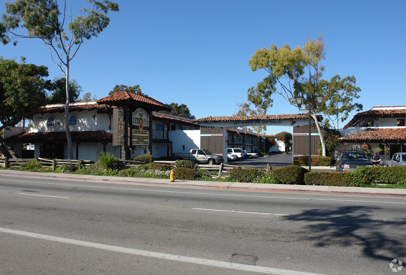 377 W Channel Islands Blvd, Port Hueneme, CA 93041