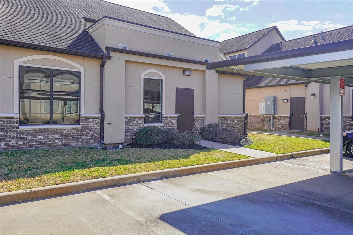 2222 Greenhouse Rd, Houston, TX 77084