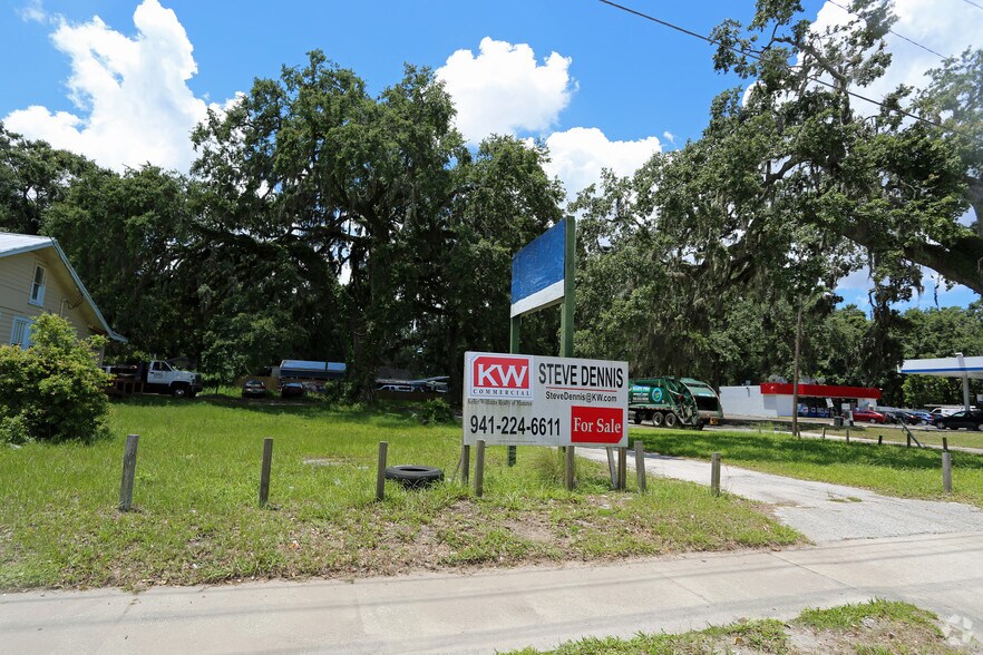 1908 E Manatee Ave, Bradenton, FL for sale - Primary Photo - Image 1 of 1