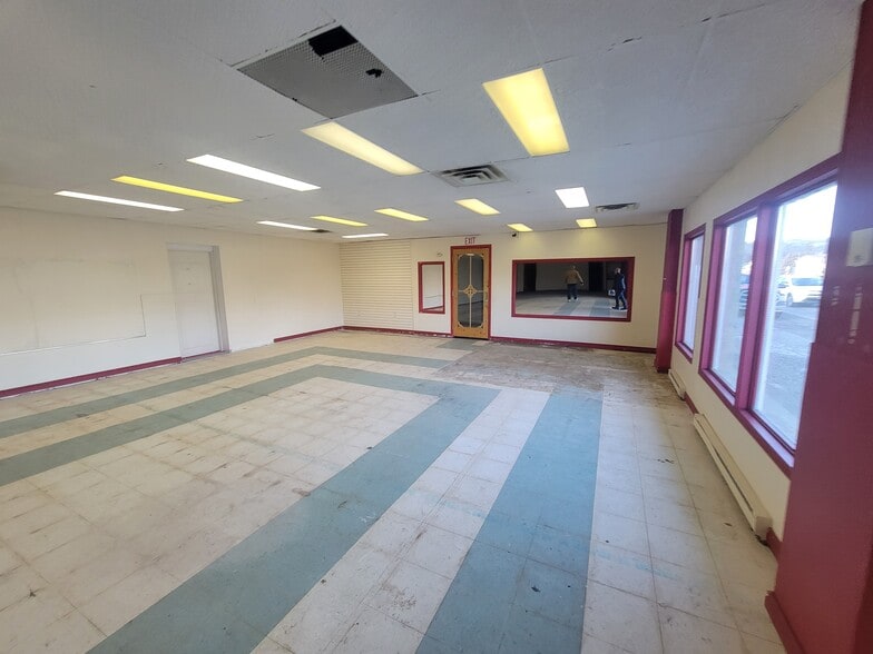 3845 15th Av, Prince George, BC for lease - Building Photo - Image 2 of 10