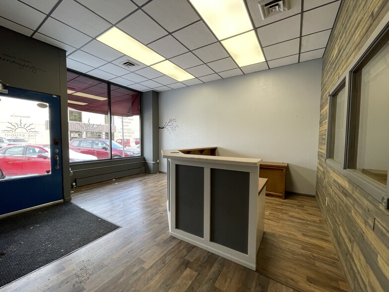 105 3rd Ave NW, Mandan, ND for lease - Interior Photo - Image 2 of 7