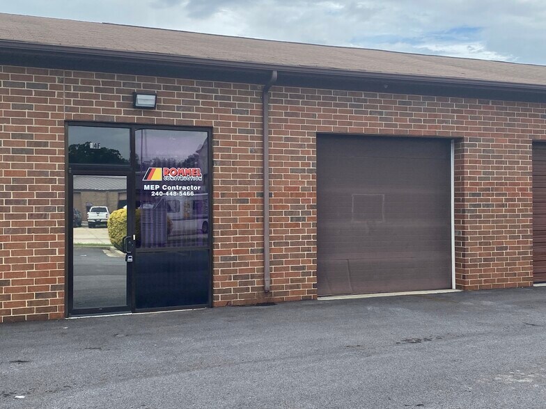 14 Irongate Dr, Waldorf, MD 20602