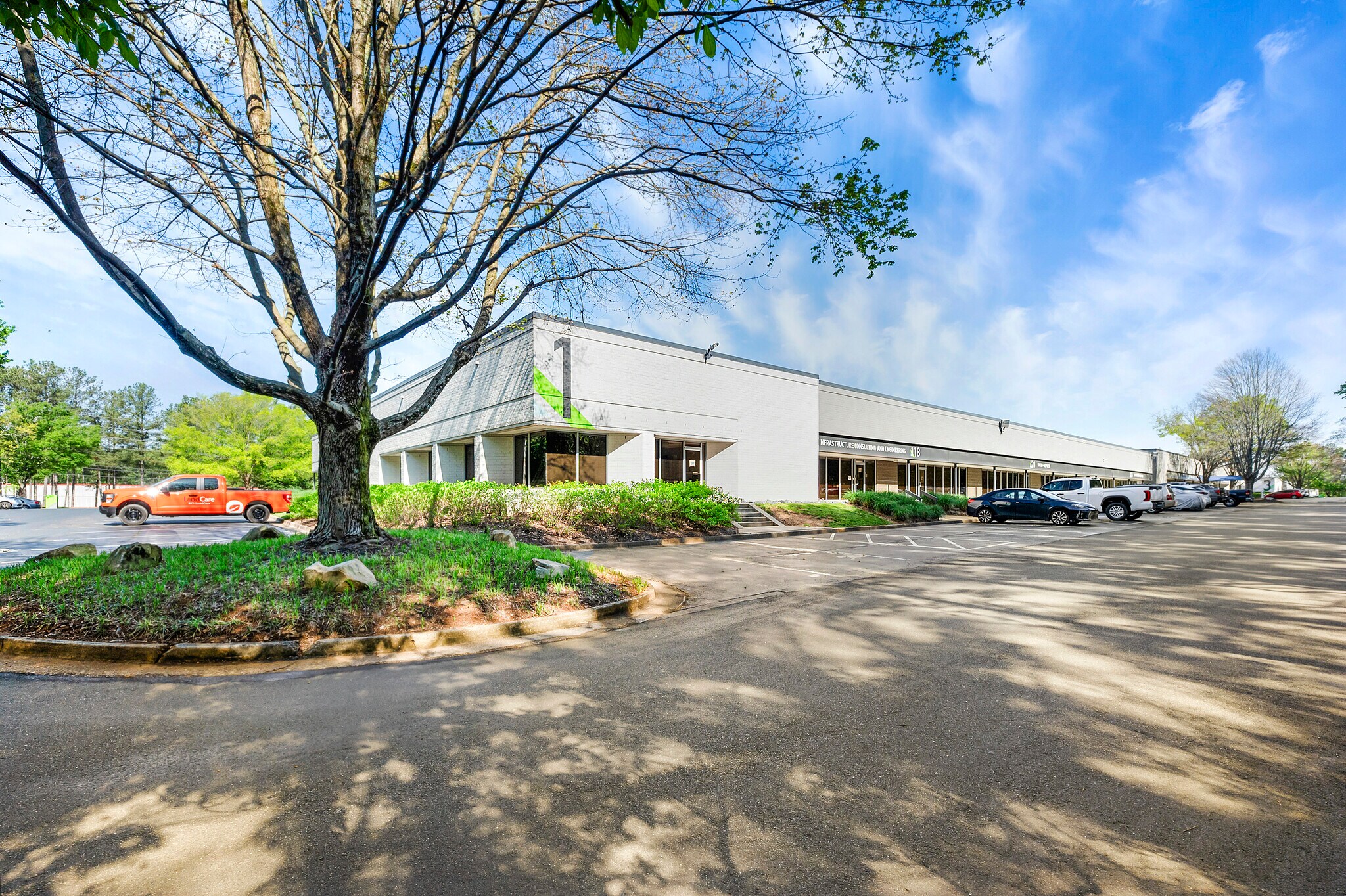 8601 Dunwoody Pl, Sandy Springs, GA for lease Primary Photo- Image 1 of 10