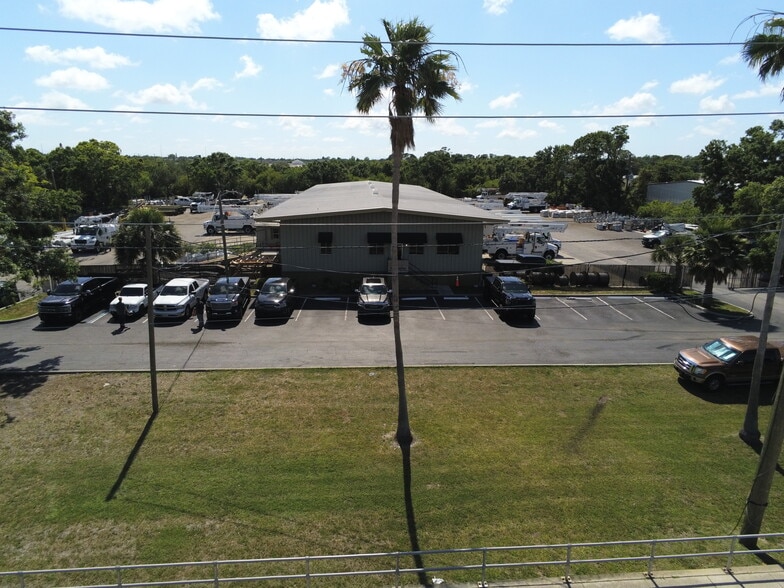 11150 49th St N, Clearwater, FL for lease - Building Photo - Image 3 of 25