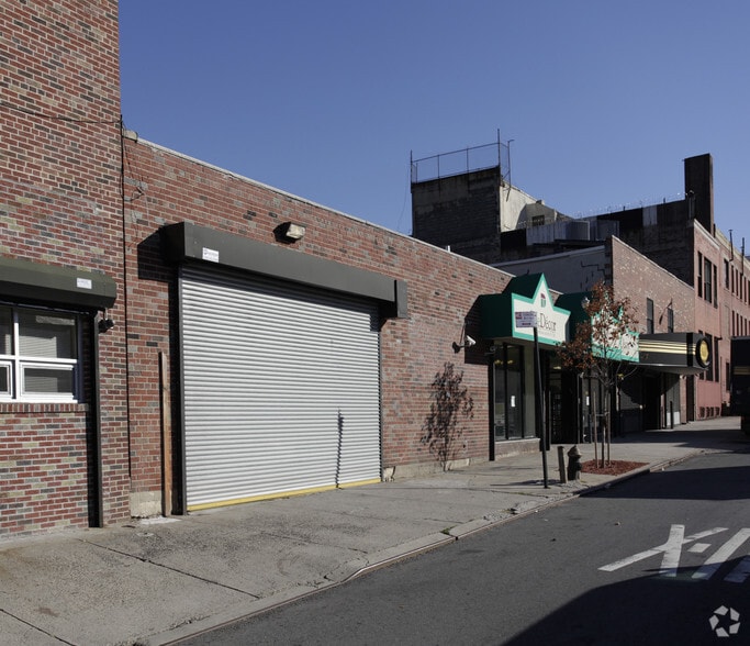 67 Taaffe Pl, Brooklyn, NY for sale - Building Photo - Image 1 of 1