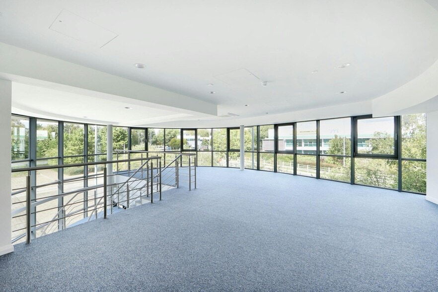 Twelvetrees Cres, London for lease - Building Photo - Image 2 of 8