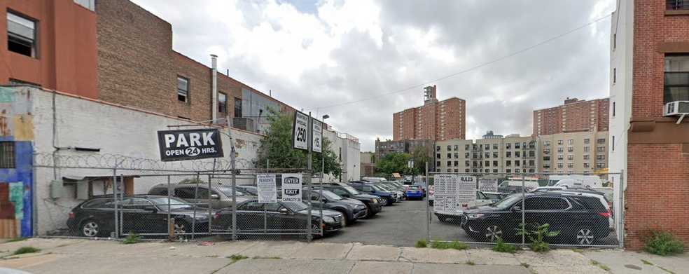 423-429 W 126th St, New York, NY for lease - Building Photo - Image 1 of 2