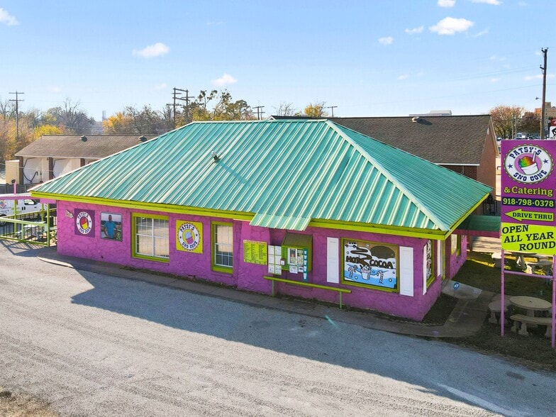 510 N Lynn Riggs Blvd, Claremore, OK for sale - Building Photo - Image 2 of 12
