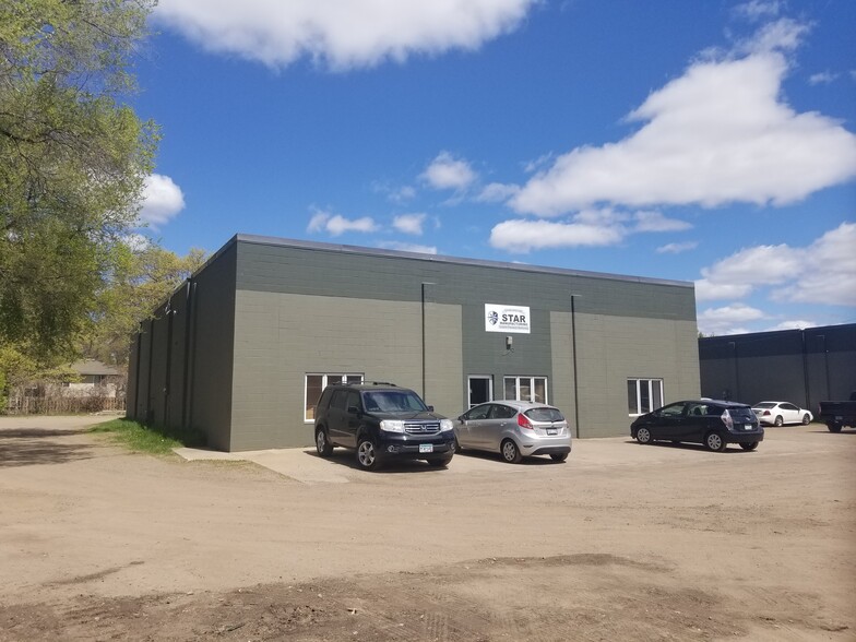 10057 NE Polk St, Blaine, MN for lease - Building Photo - Image 1 of 5