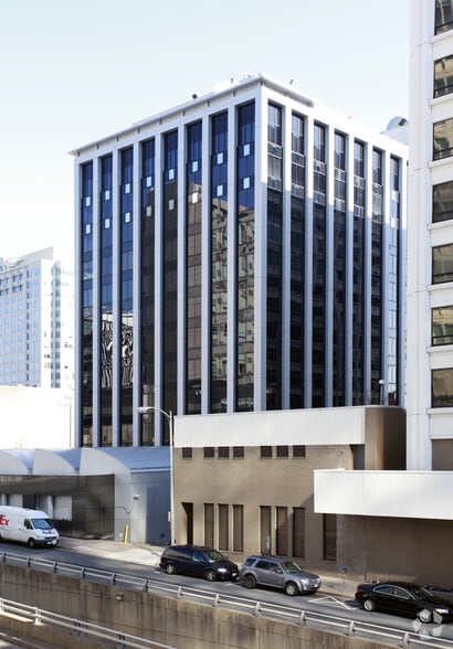 1200 Wilson Blvd, Arlington, VA for lease - Building Photo - Image 2 of 6