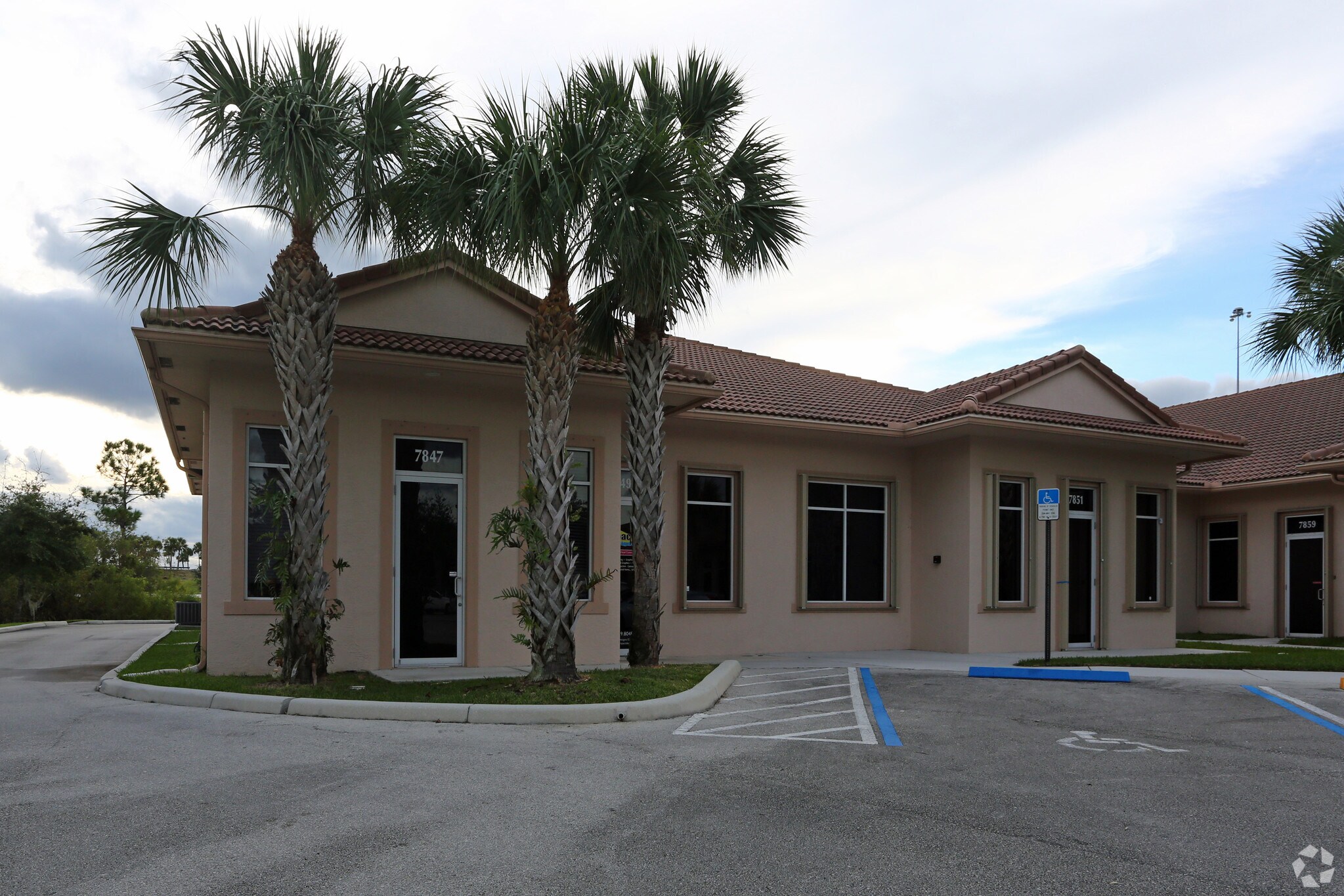 7847-7851 SW Ellipse Way, Stuart, FL for sale Primary Photo- Image 1 of 1