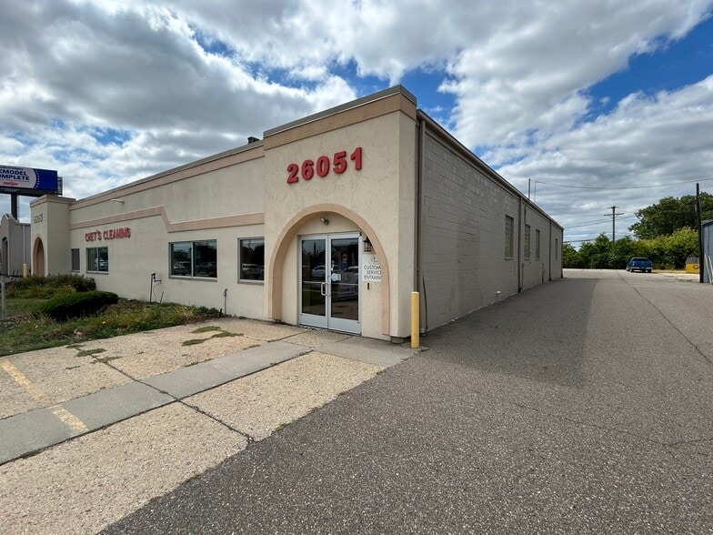 26051 Dequindre Rd, Madison Heights, MI for sale - Building Photo - Image 3 of 13