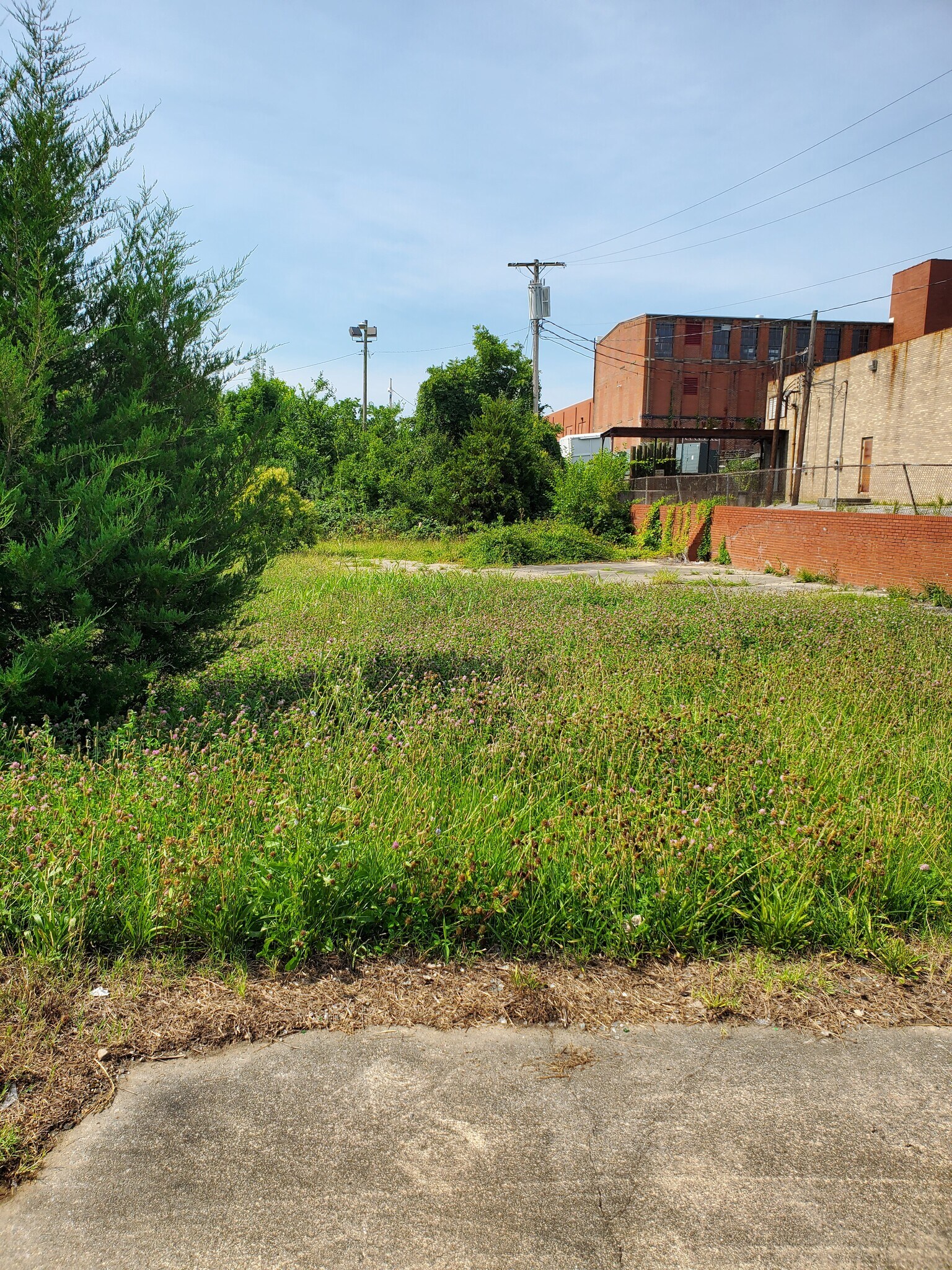 1014 E Green Dr, High Point, NC for sale Building Photo- Image 1 of 1