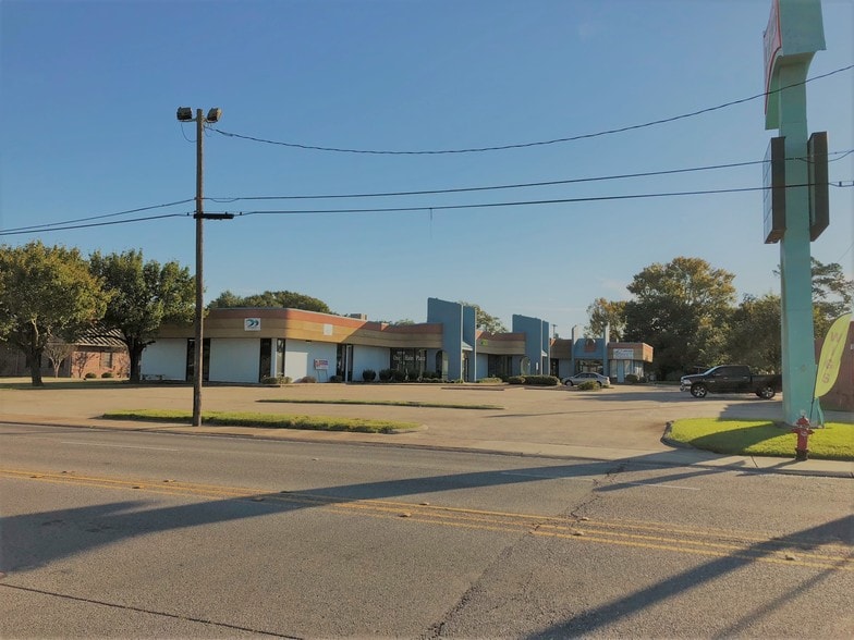 3113 Ryan St, Lake Charles, LA 70601