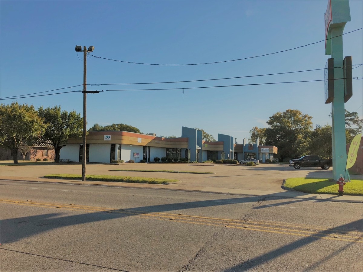 3113 Ryan St, Lake Charles, LA 70601