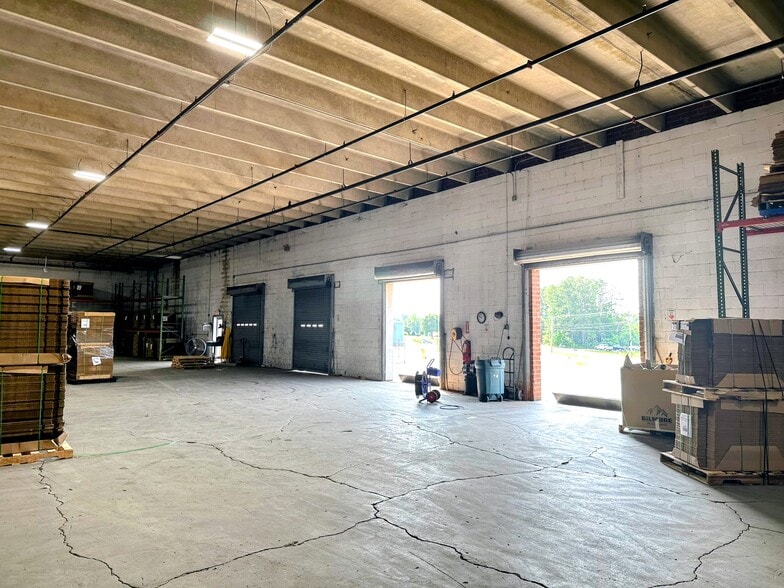 1102 Old Stage Rd, Simpsonville, SC for lease - Building Photo - Image 3 of 5