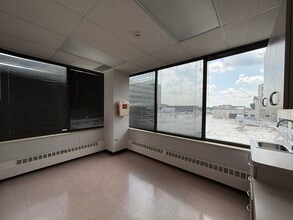 1555 Barrington Rd, Hoffman Estates, IL for lease Interior Photo- Image 2 of 5