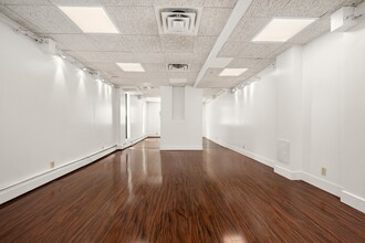 216 E 39th St, New York, NY for lease Interior Photo- Image 2 of 6