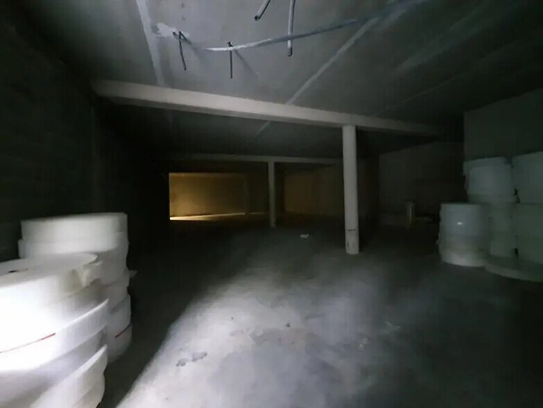Industrial in Montpellier for sale - Interior Photo - Image 2 of 8