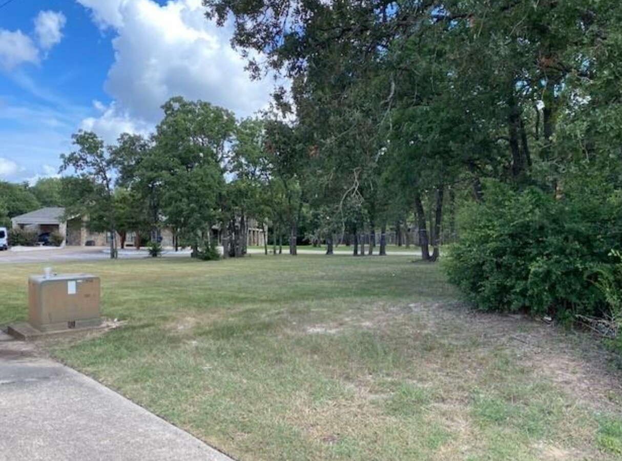 1308 W Villa Maria, Bryan, TX 77801