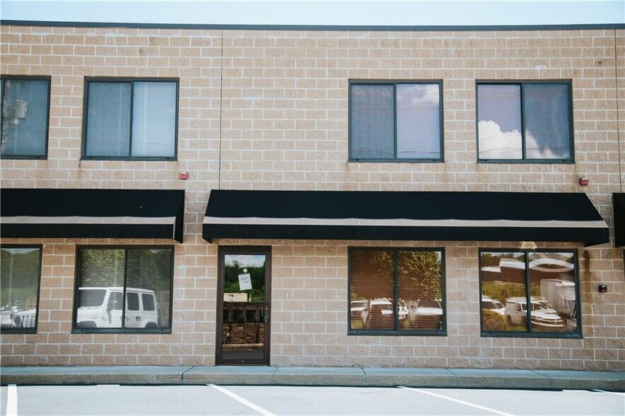 81 Western Industrial Dr, Cranston, RI 02921 DriveIn Commercial