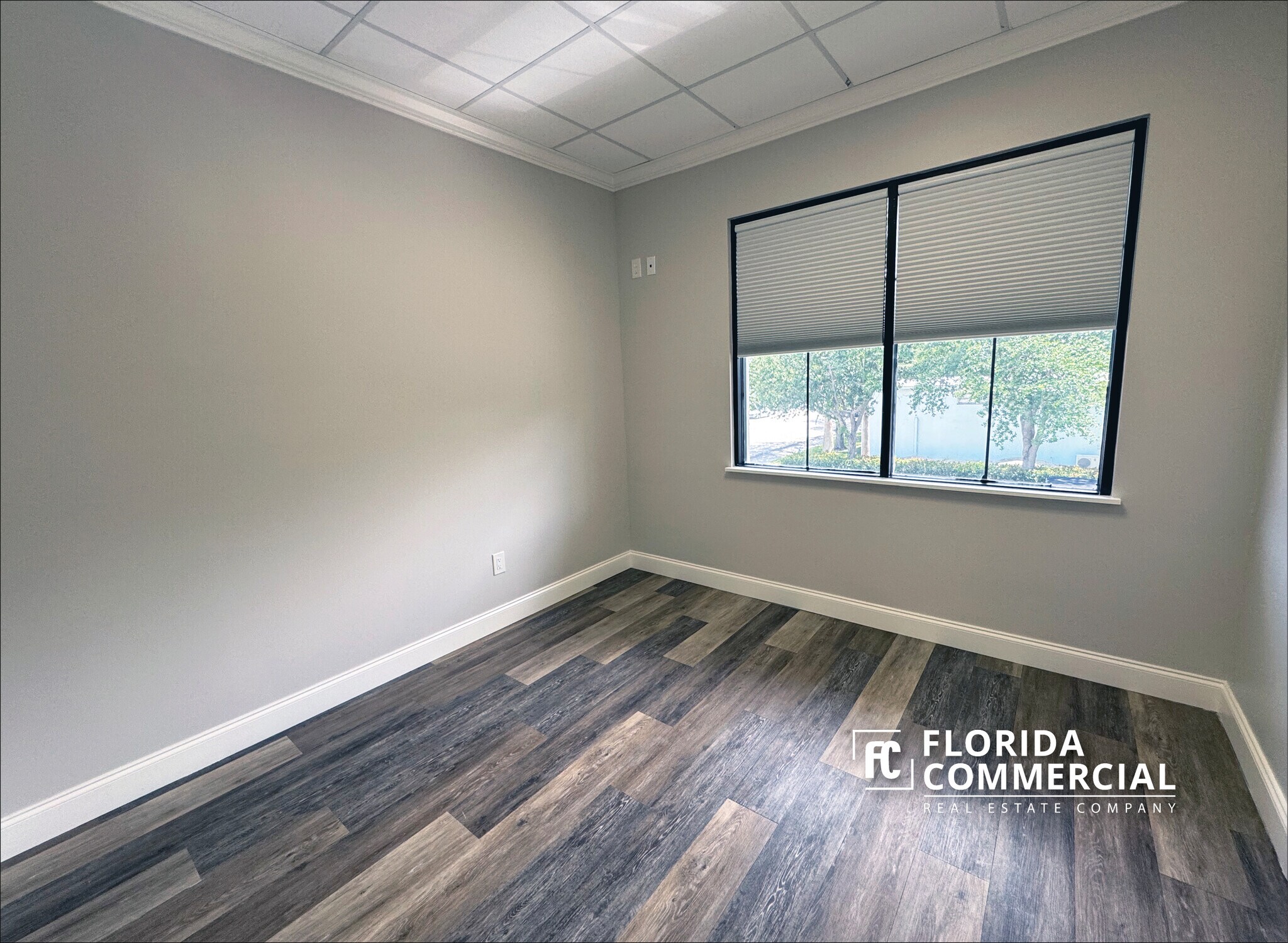 2300 SE Monterey Rd, Stuart, FL for lease Interior Photo- Image 1 of 1