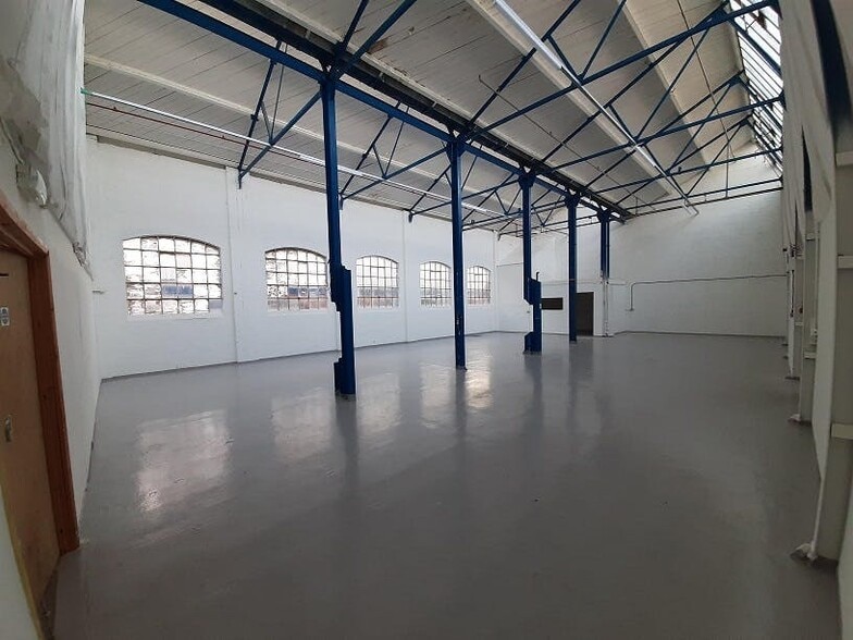 35 Bristol Rd, Gloucester for lease - Building Photo - Image 3 of 3