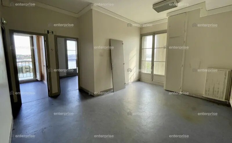 Office in Amiens for sale - Interior Photo - Image 2 of 5