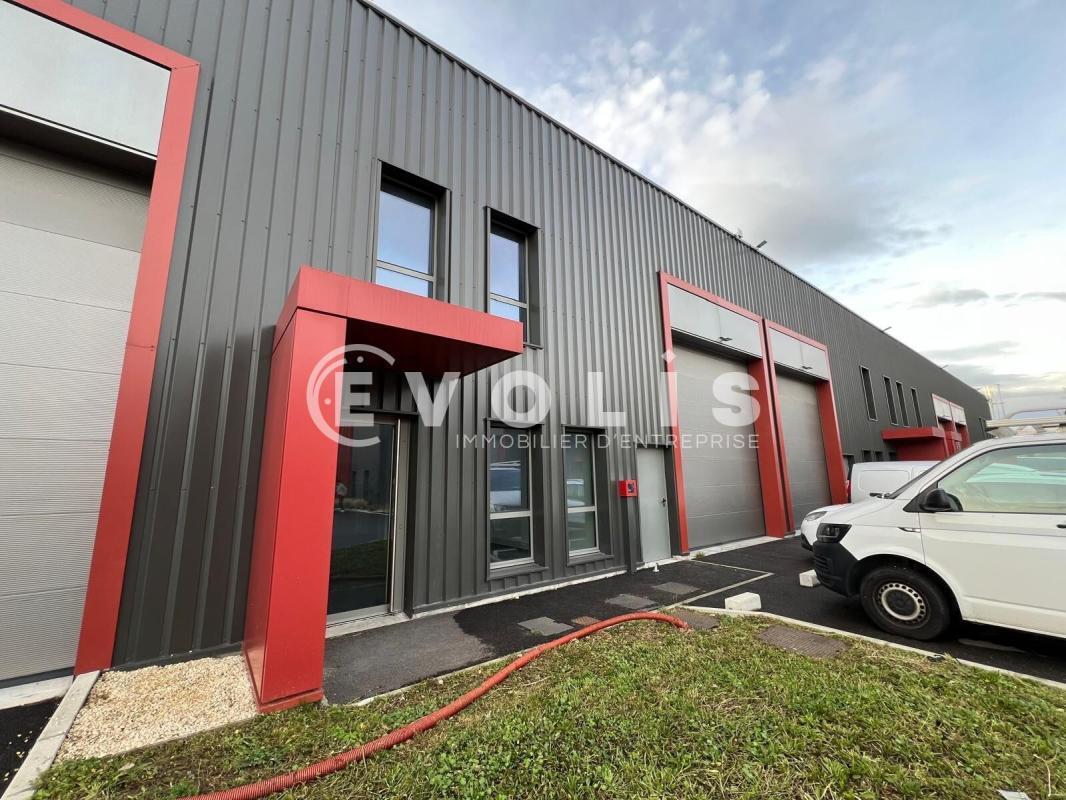 Flex in Chassieu for lease Building Photo- Image 1 of 17