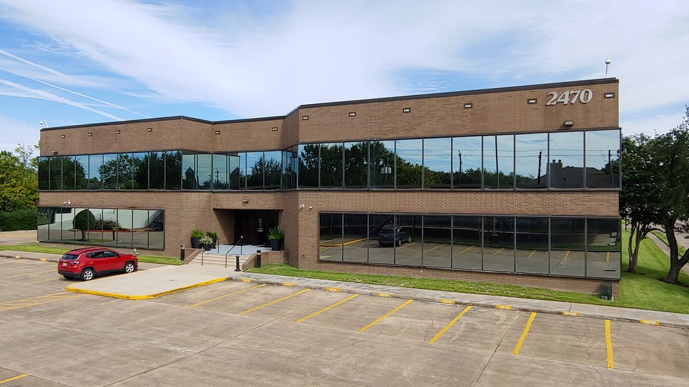 2470 Gray Falls Dr, Houston, TX for lease - Building Photo - Image 3 of 12