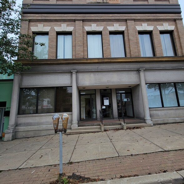 37 W Main St, Fredonia, NY for sale - Building Photo - Image 1 of 27