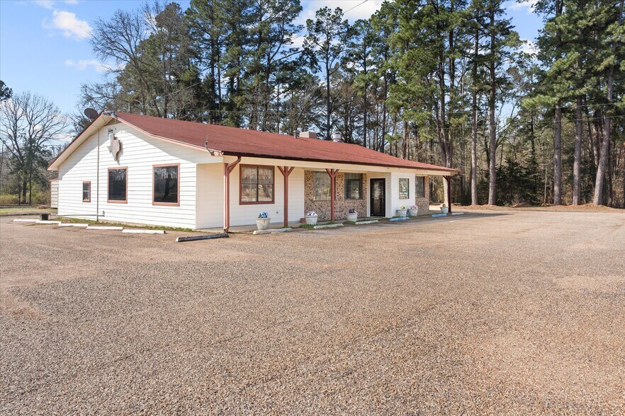 800 E Main St, Omaha, TX for sale - Building Photo - Image 1 of 1