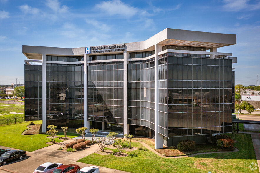 6100 Corporate Dr, Houston, TX for sale - Primary Photo - Image 1 of 9