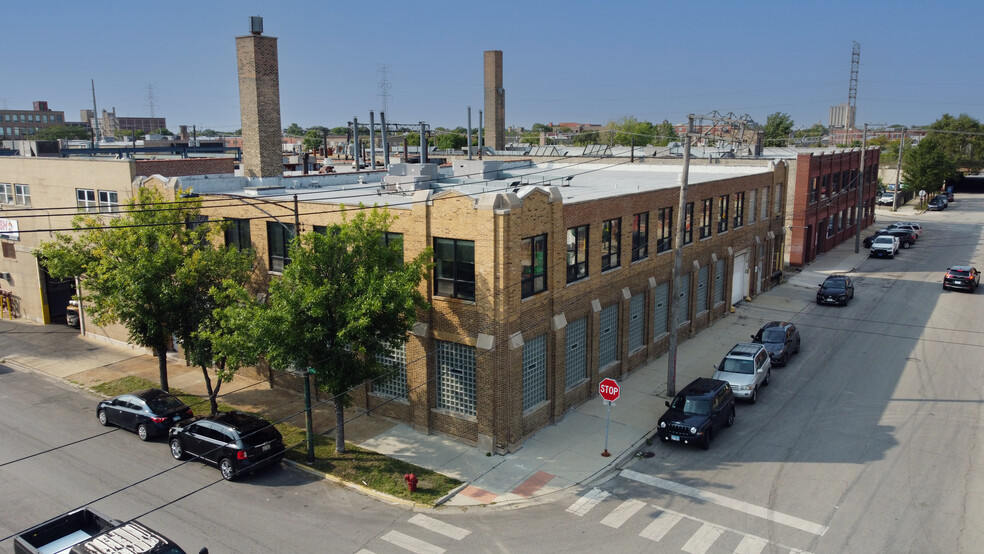 2100 W Fulton St, Chicago, IL for sale - Building Photo - Image 1 of 2