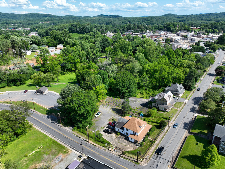 530 Main St, Lenoir, NC for sale - Primary Photo - Image 1 of 3