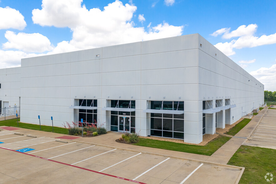 6601 Oak Grove Rd, Fort Worth, TX for sale - Building Photo - Image 1 of 1