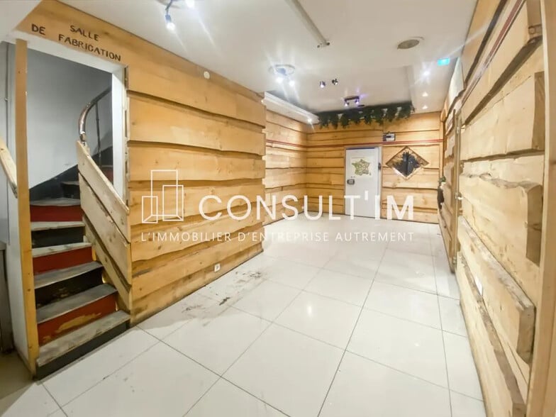 Retail in Paris for lease - Building Photo - Image 2 of 7