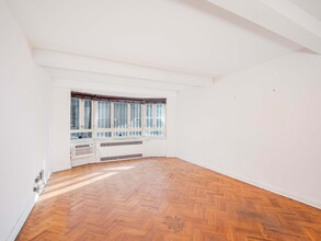 333 W 57th St, New York, NY for lease Interior Photo- Image 1 of 6