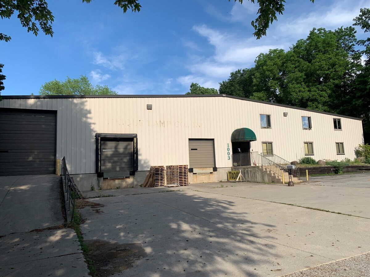 1003 Hartzell Rd, New Haven, IN 46774