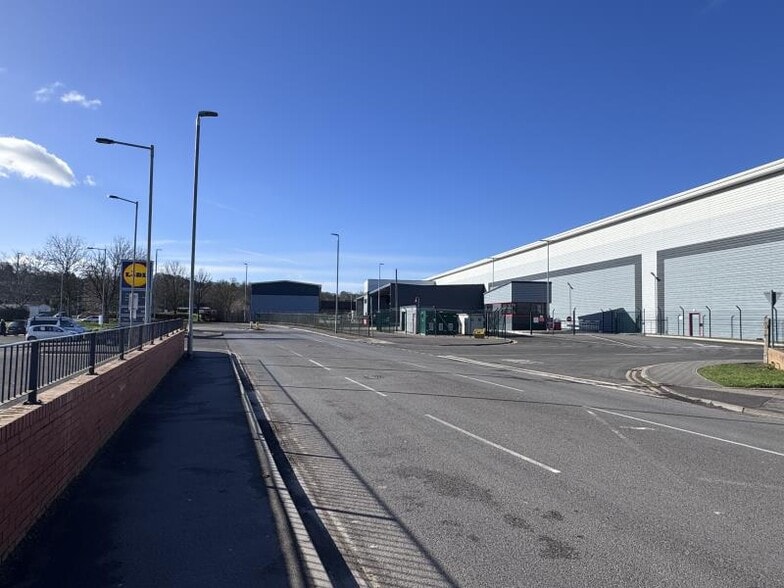 1-5 West Hendford, Yeovil for lease - Building Photo - Image 3 of 5