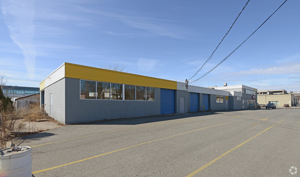 Retail in Warwick, RI for sale - Primary Photo - Image 1 of 1