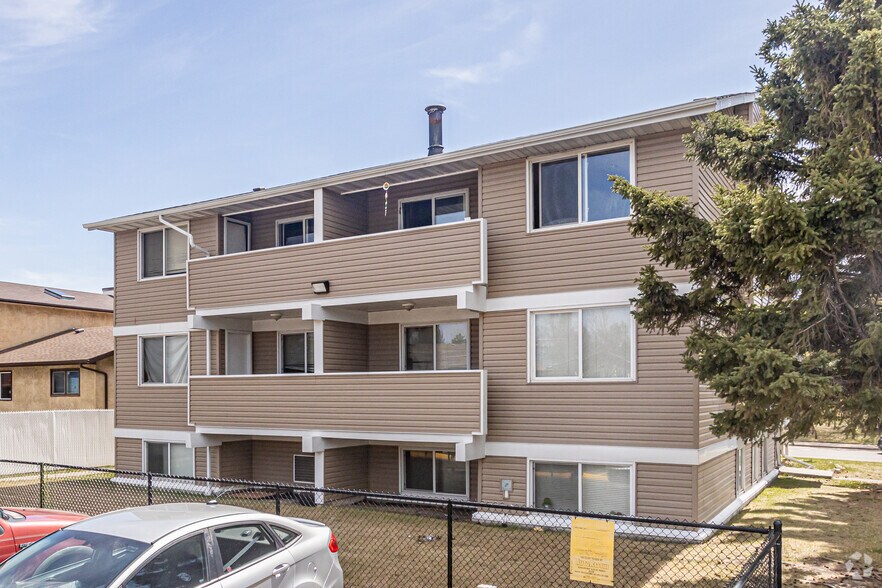 6516 12 Av NW, Edmonton, AB for sale - Building Photo - Image 2 of 2