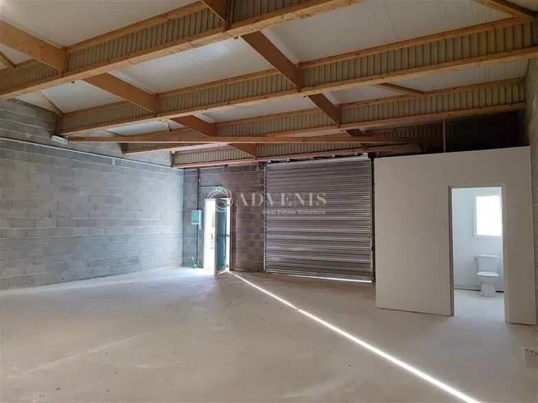 Flex in Lespignan for lease - Interior Photo - Image 3 of 5