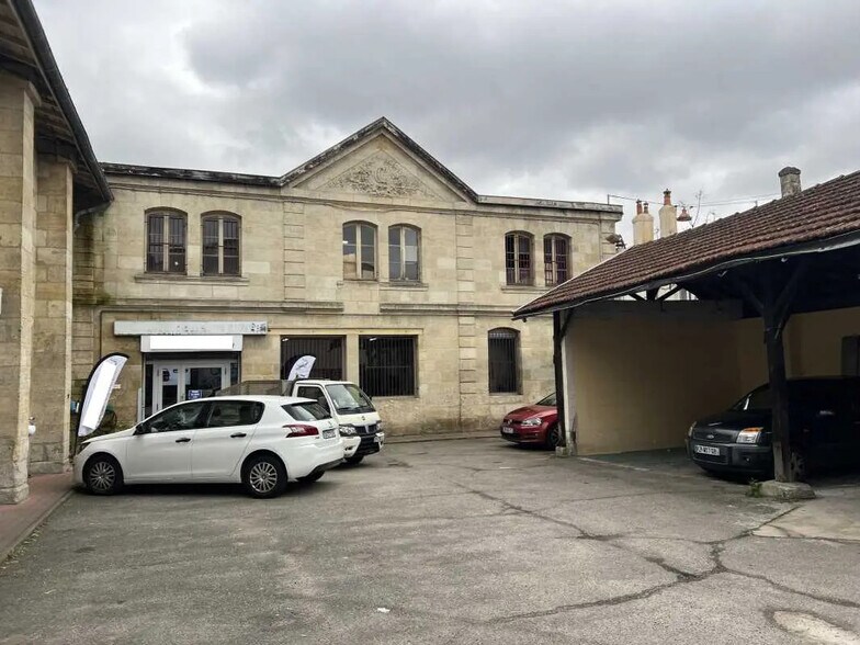 Flex in Bordeaux for sale - Building Photo - Image 2 of 7