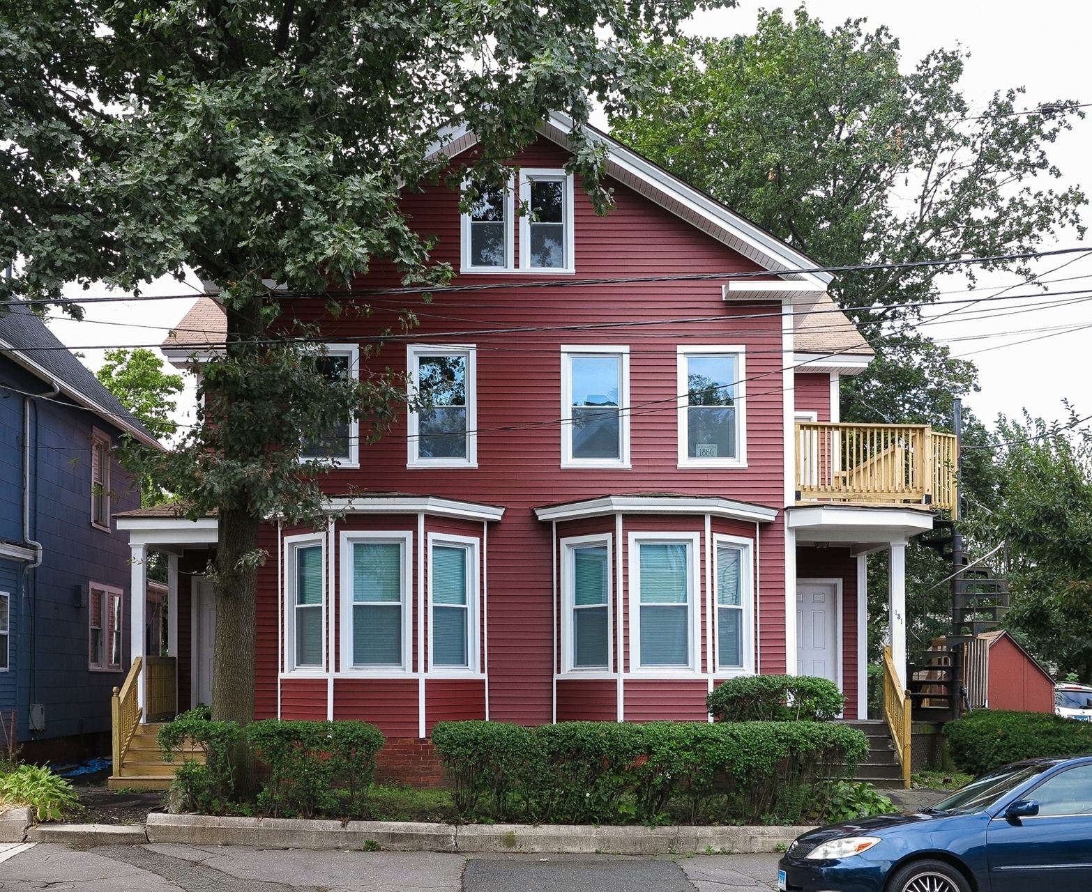 129 Rennell St, Bridgeport, CT for sale Primary Photo- Image 1 of 1