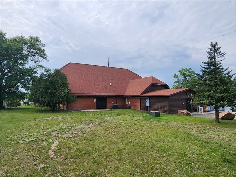 800 Oasis Rd, Black River Falls, WI for sale - Building Photo - Image 3 of 21