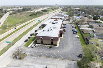 300 W Lake St, Elmhurst, IL - aerial  map view