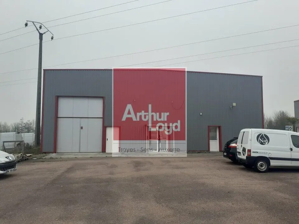 Industrial in Troyes for lease Building Photo- Image 1 of 7